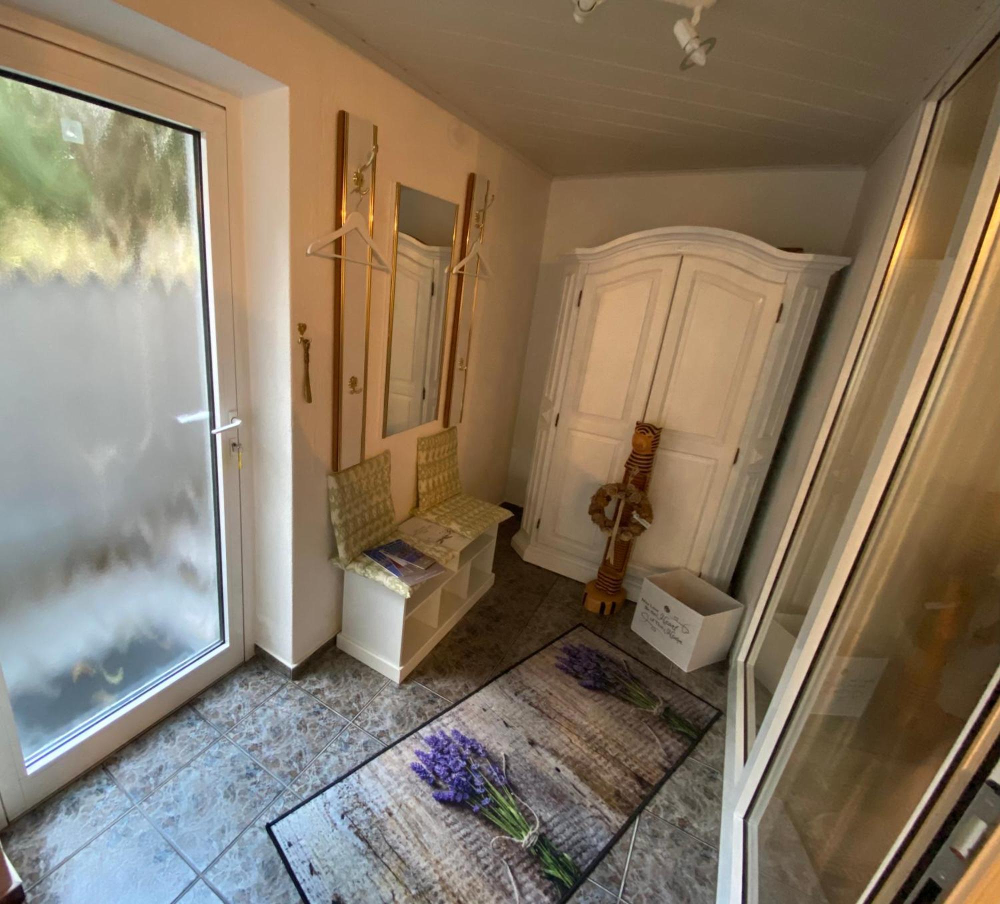 Grosse Helle Wohnung Am Wald In Bad Saarow Nahe Gruenheide Und Berlin Souterrain ภายนอก รูปภาพ